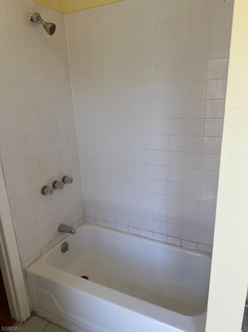 224 Ward Place South Orange, NJ 07079 - Photo 5 of 9 a bathroom with a bathtub