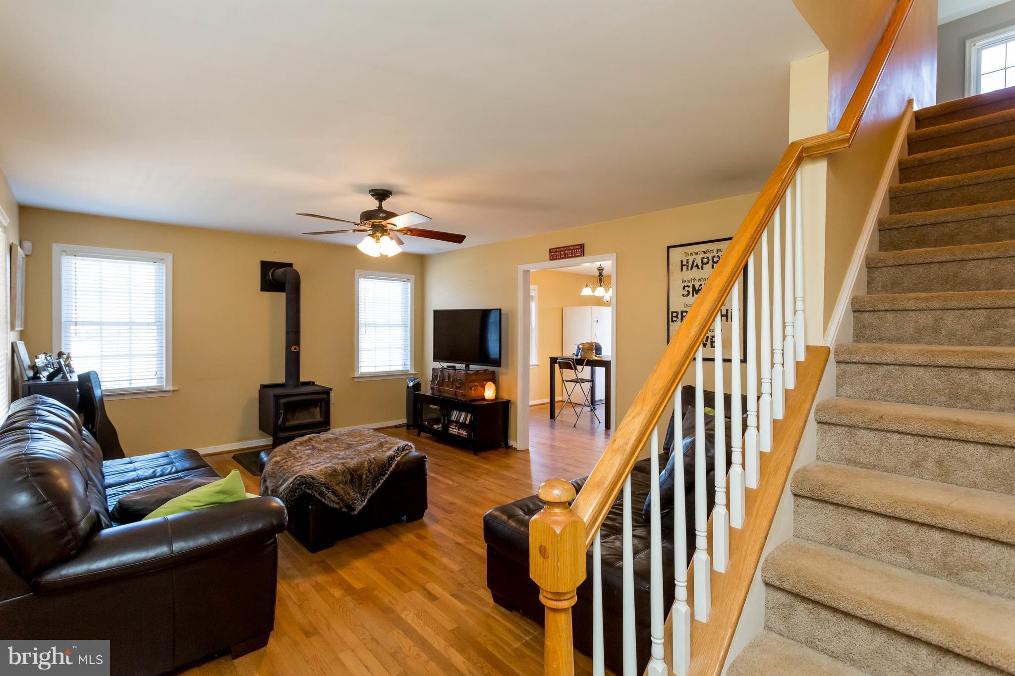 14229 Tower Road Unionville, VA 22567 - Photo 4 of 30 Living Room