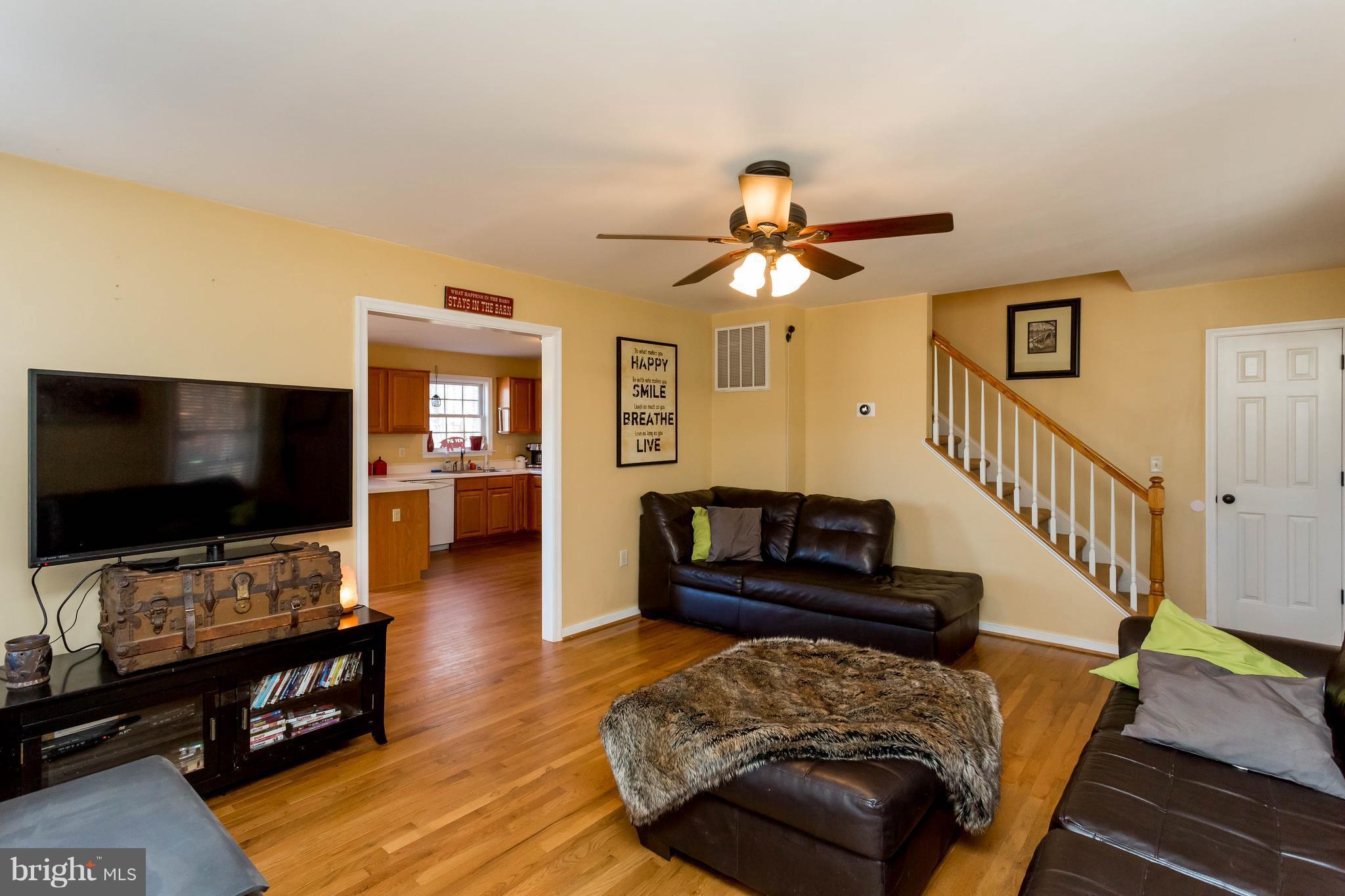 14229 Tower Road Unionville, VA 22567 - Photo 5 of 30 Living Room