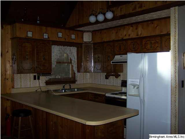 583 Ridgeway Circle Talladega, AL 35160 - Photo 7 of 17