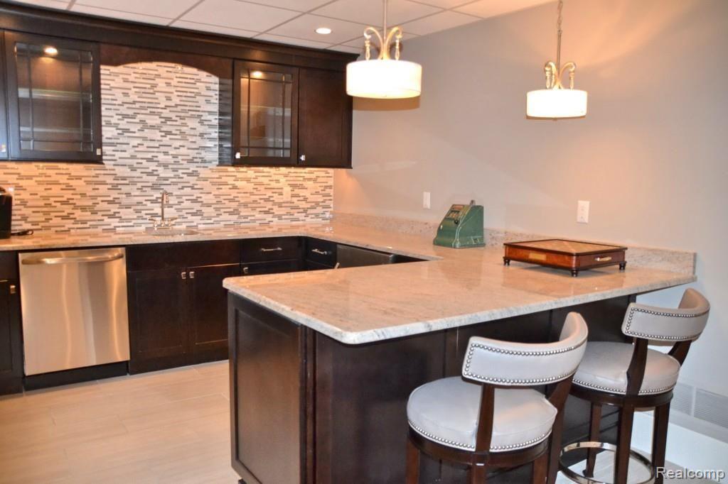 5170 Newport Court Rochester, MI 48306 - Photo 26 of 34 Lower Level Kitchen