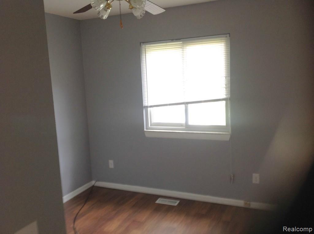 2565 Longview Avenue Rochester Hills, MI 48307 - Photo 12 of 19