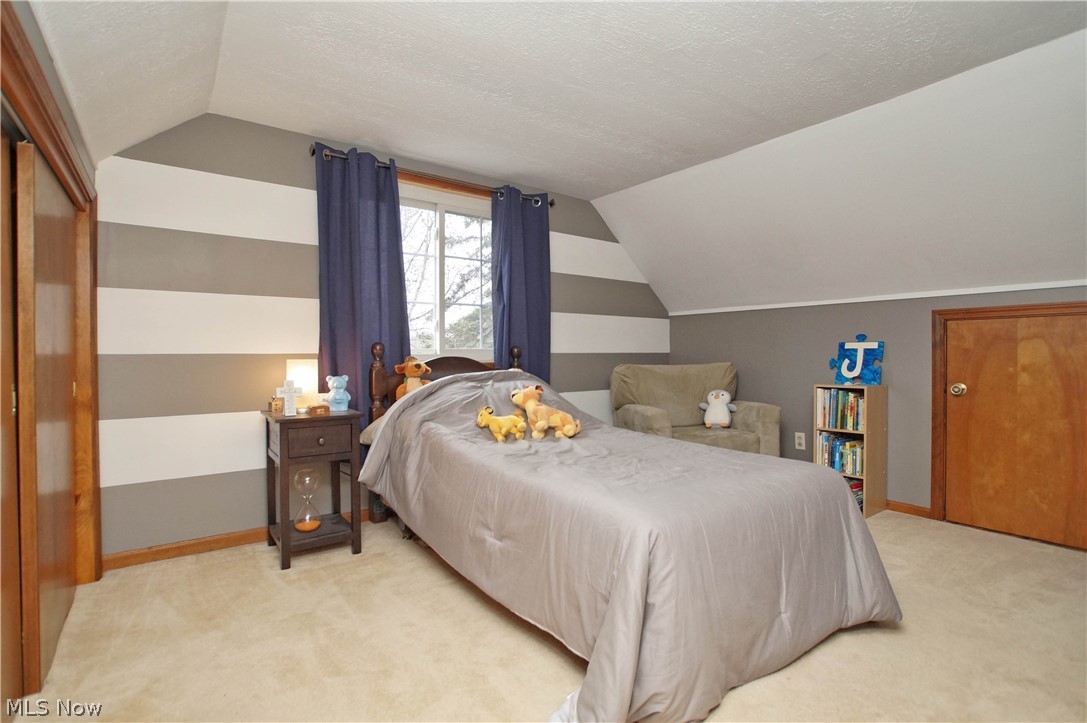 7488 Som Center Road Solon, OH 44139 - Photo 29 of 35 2nd bedroom with storage.