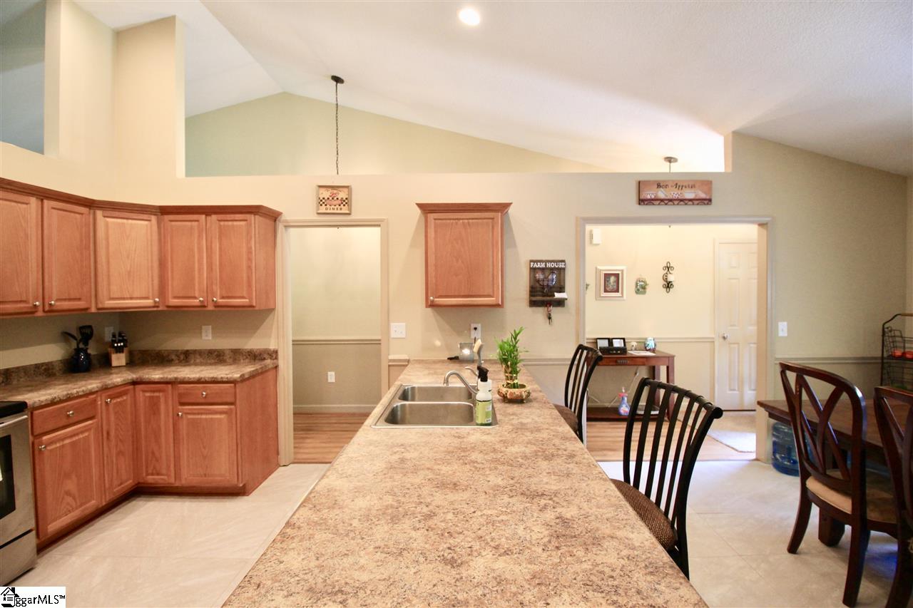 188 Dill Road Campobello, SC 29322 - Photo 12 of 36