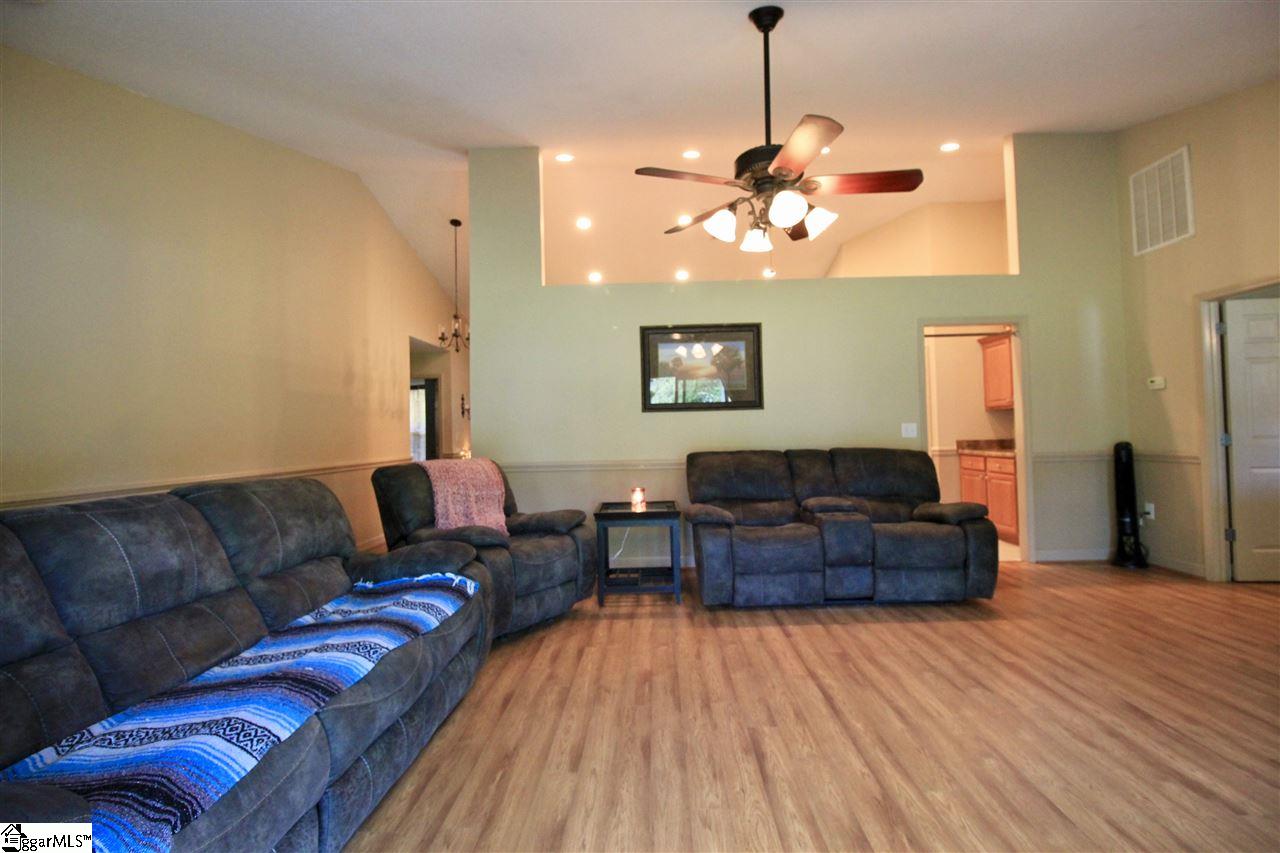 188 Dill Road Campobello, SC 29322 - Photo 18 of 36