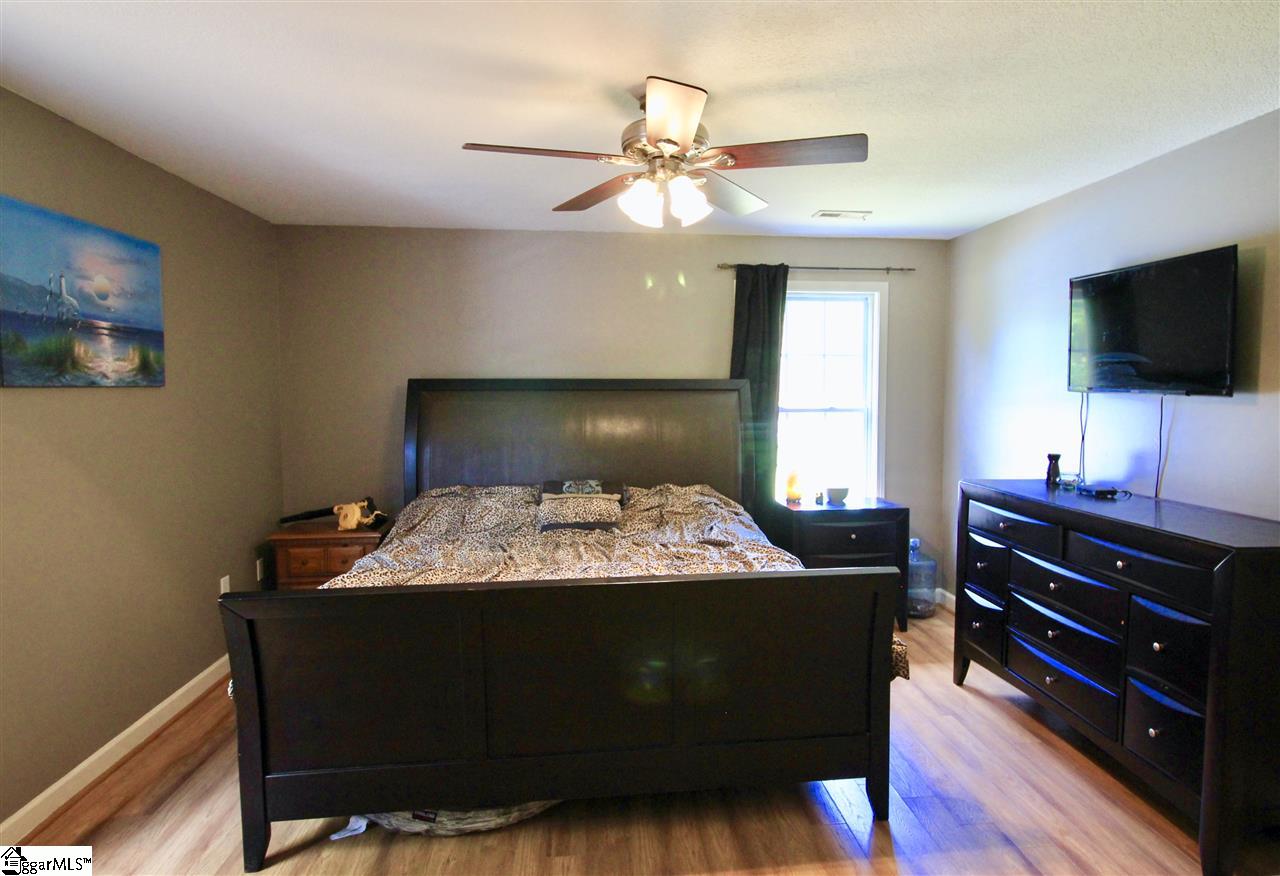 188 Dill Road Campobello, SC 29322 - Photo 20 of 36