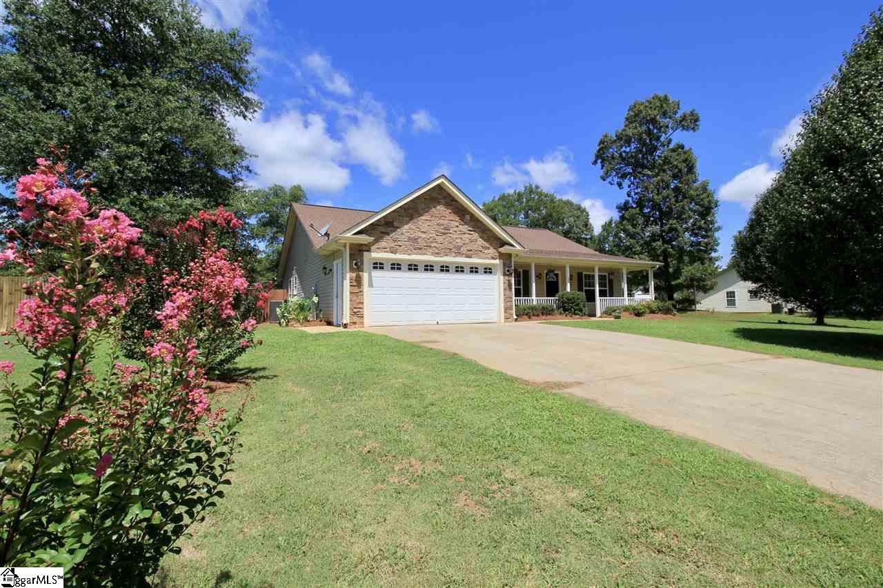 188 Dill Road Campobello, SC 29322 - Photo 3 of 36