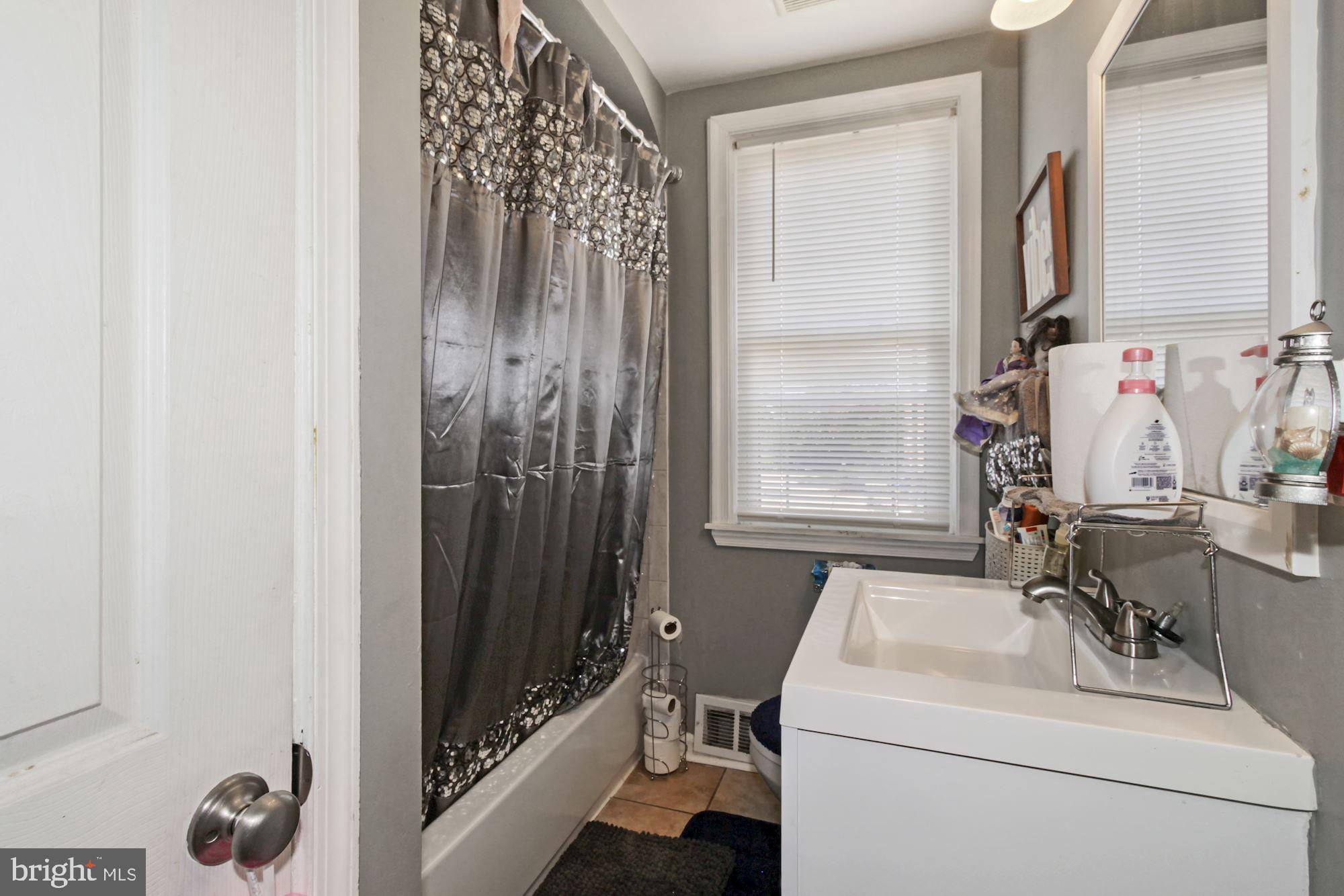 4901 West Hills Road Baltimore, MD 21229 - Photo 15 of 31