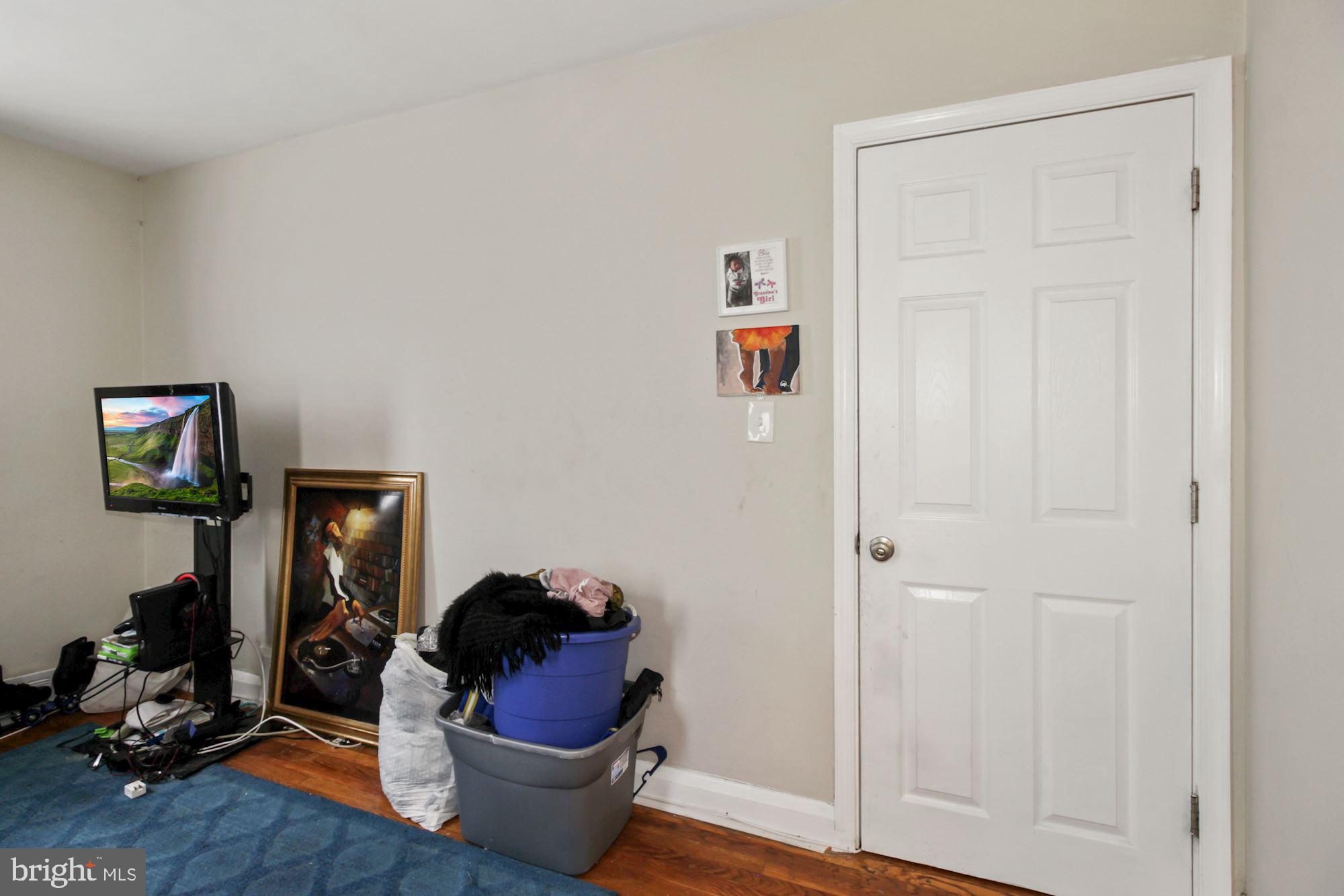 4901 West Hills Road Baltimore, MD 21229 - Photo 18 of 31