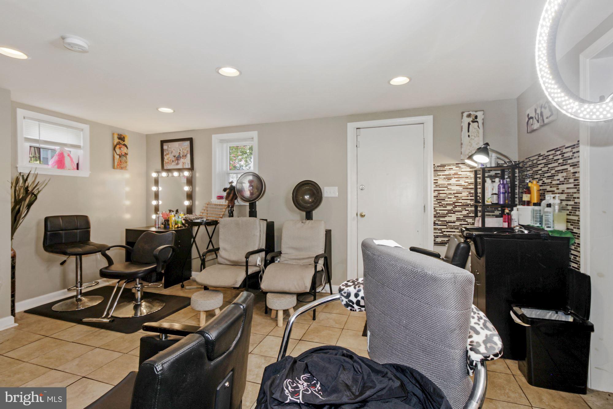 4901 West Hills Road Baltimore, MD 21229 - Photo 24 of 31