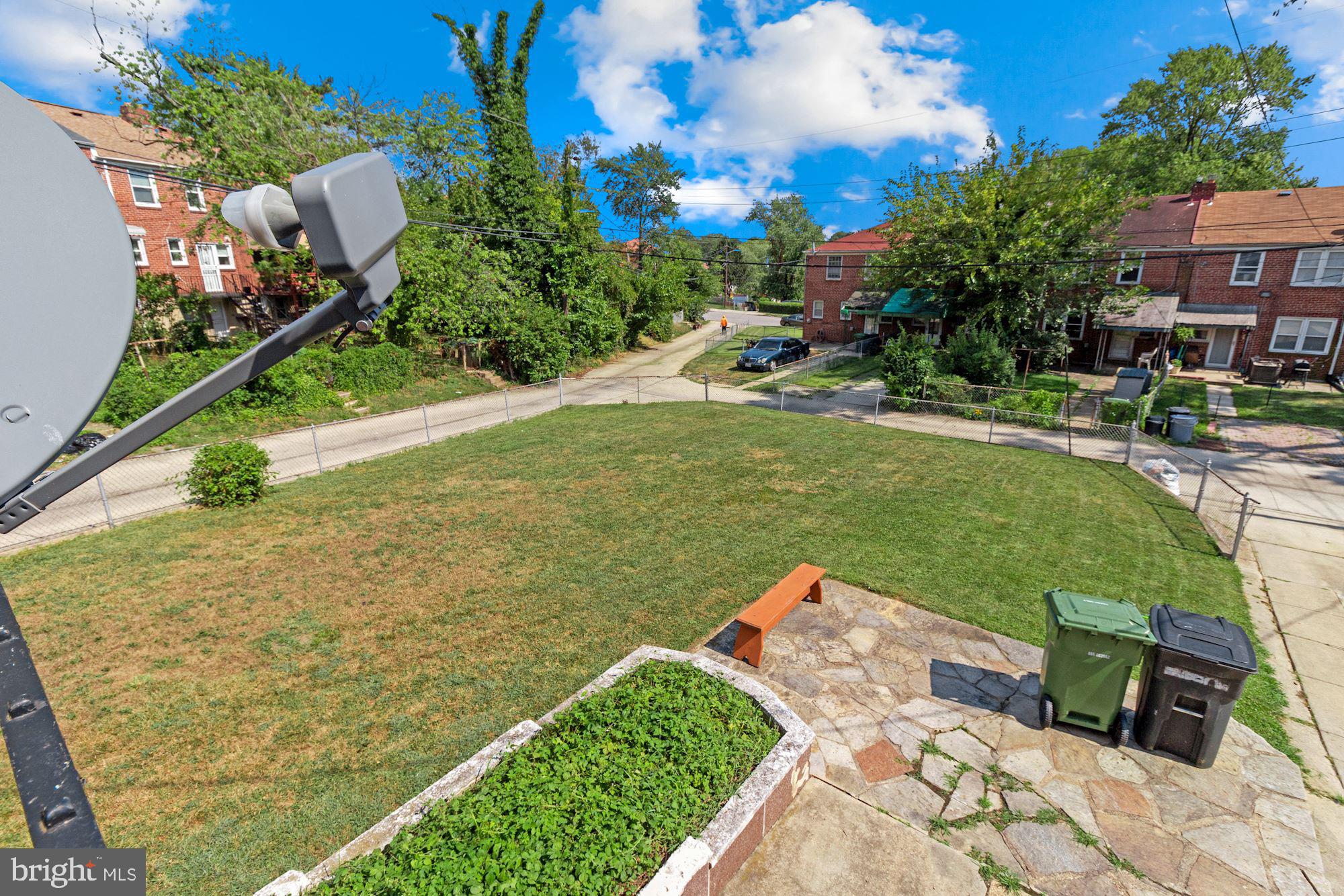 4901 West Hills Road Baltimore, MD 21229 - Photo 7 of 31