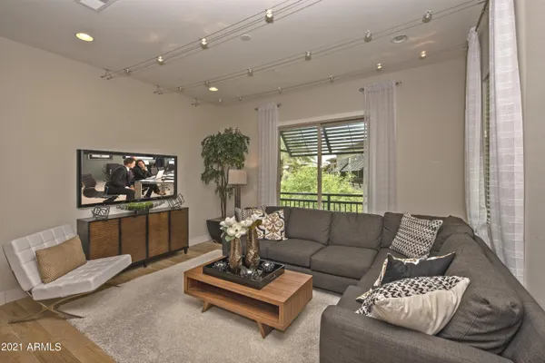 $3,745 | 6565 East Thomas Road, Unit 1042, Scottsdale, AZ 85251