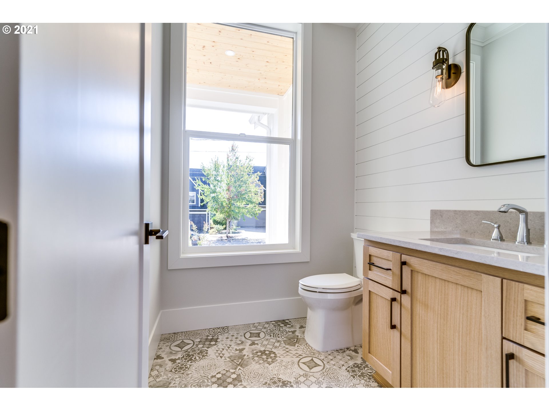 12169 Northwest Old Quarry Road Portland, OR 97229 - Photo 12 of 31 Gallery Image 12