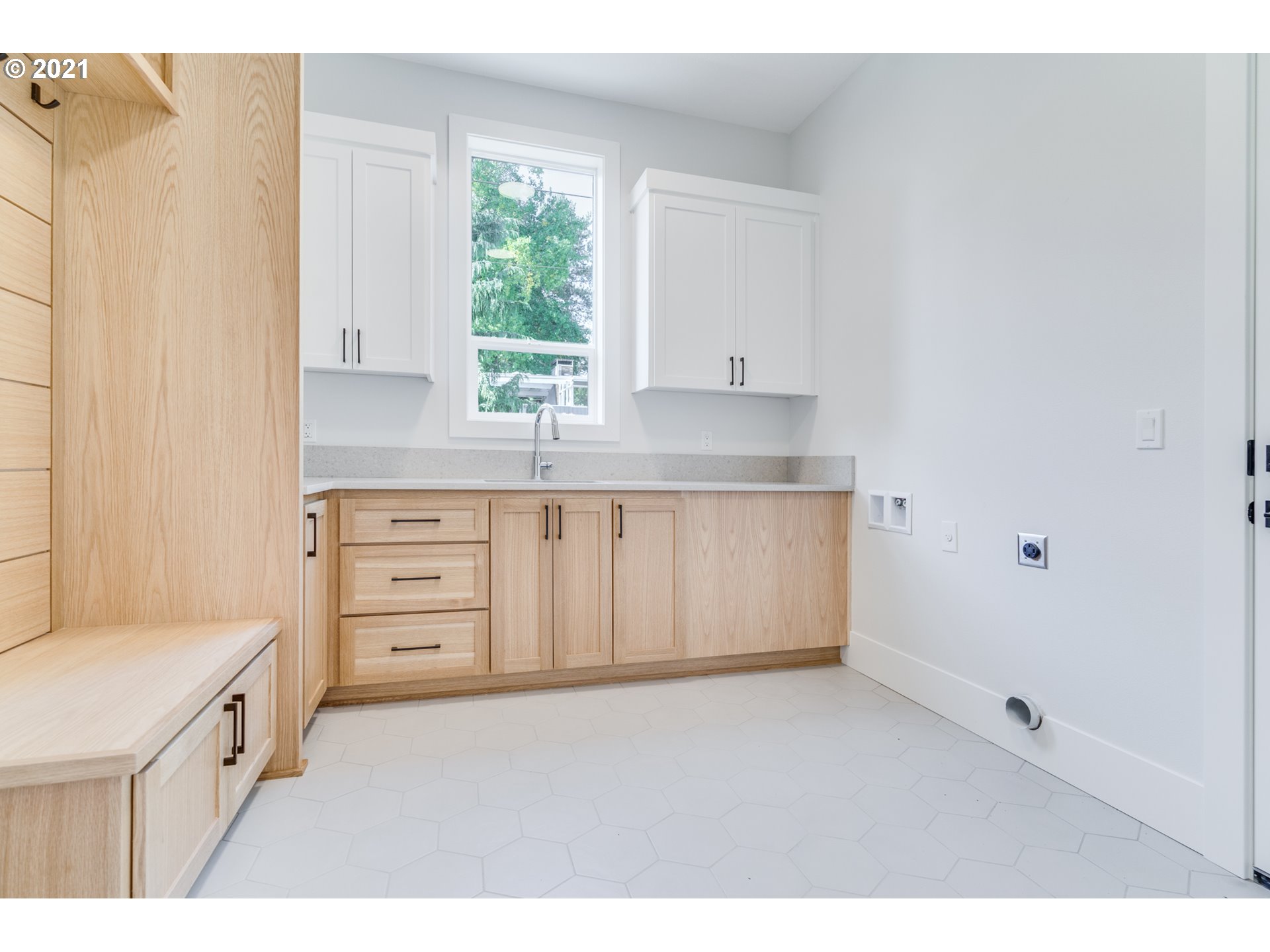 12169 Northwest Old Quarry Road Portland, OR 97229 - Photo 13 of 31 Gallery Image 13