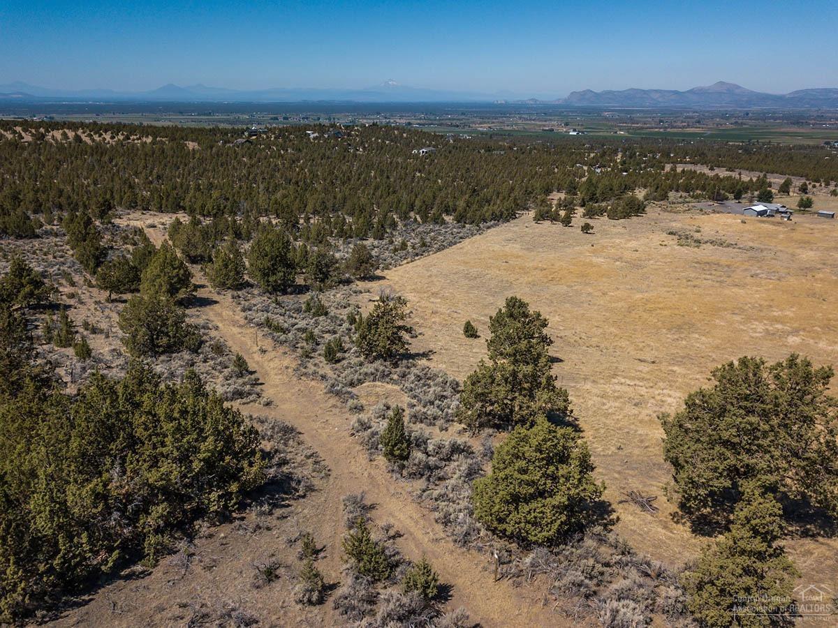 700 Stillman Road Powell Butte, OR 97753 - Photo 1 of 25 Primary Photo