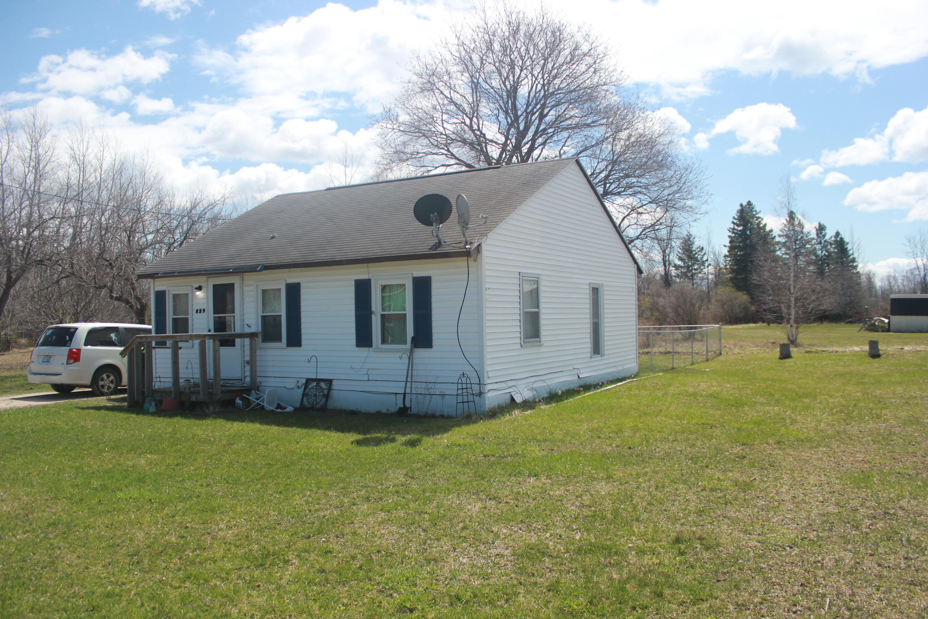 829 West State Street Cheboygan, MI 49721 - Photo 2 of 15 Gallery Image 2