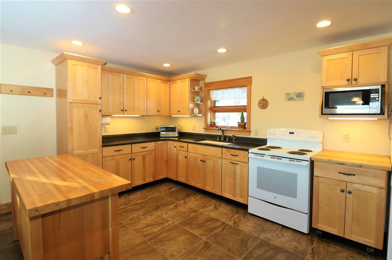 389 Hill Road Dummer, NH 03588 - Photo 4 of 33