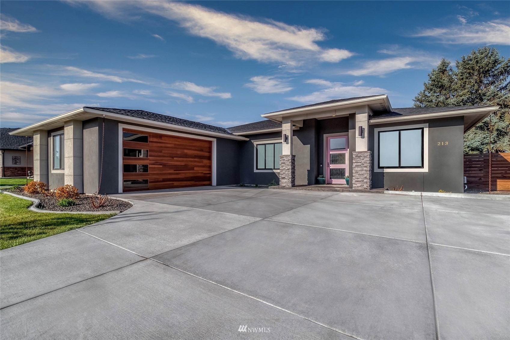 213 Arabica Road Walla Walla, WA 99362 - Photo 1 of 27 Gallery Image 1