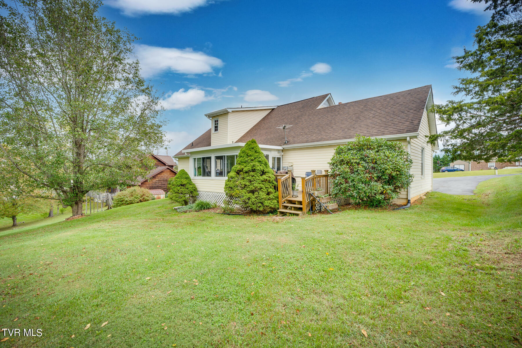 464 Mountain View Road Bluff City, TN 37618 - Photo 32 of 41 032 (16)