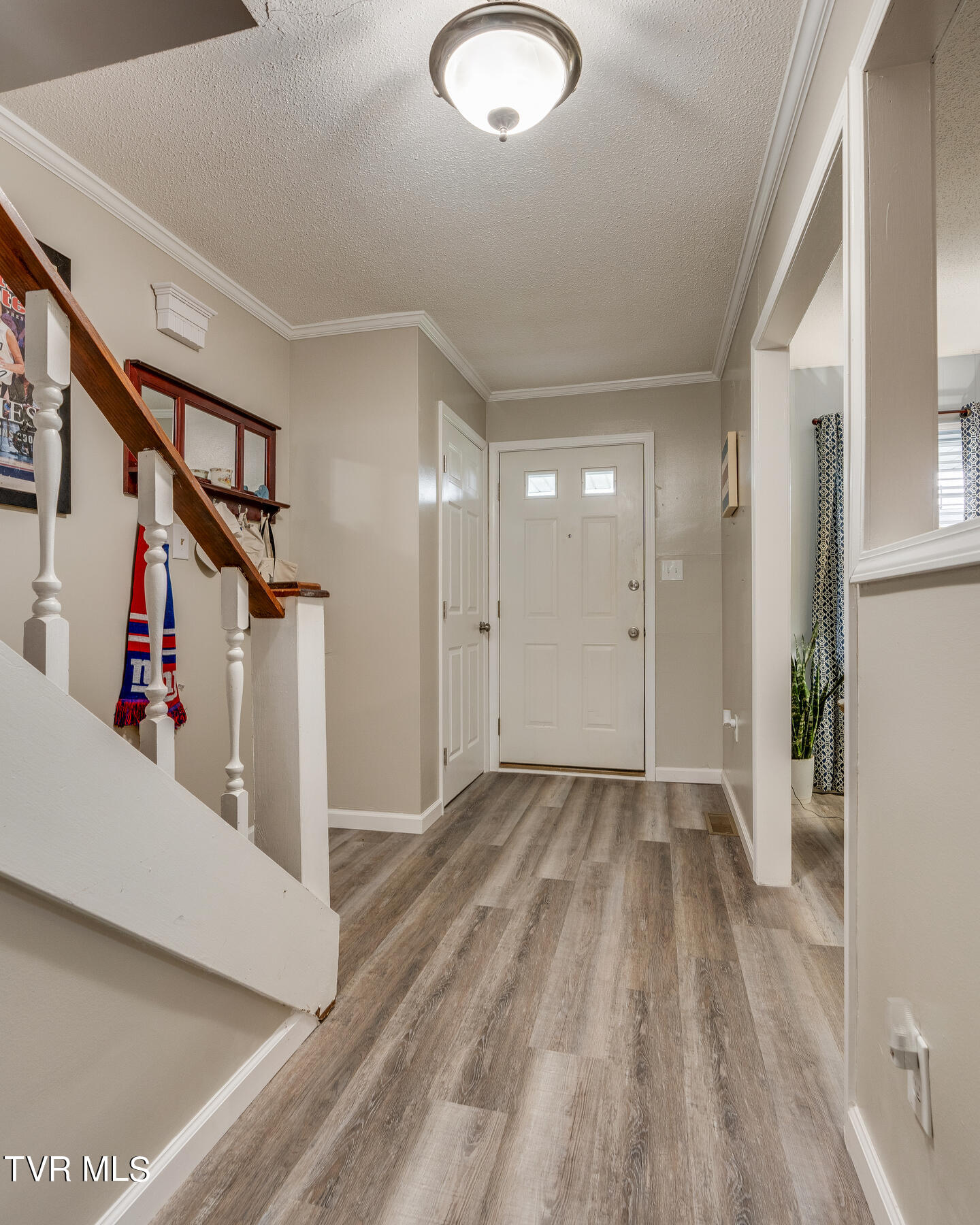 464 Mountain View Road Bluff City, TN 37618 - Photo 5 of 41 005 (16)