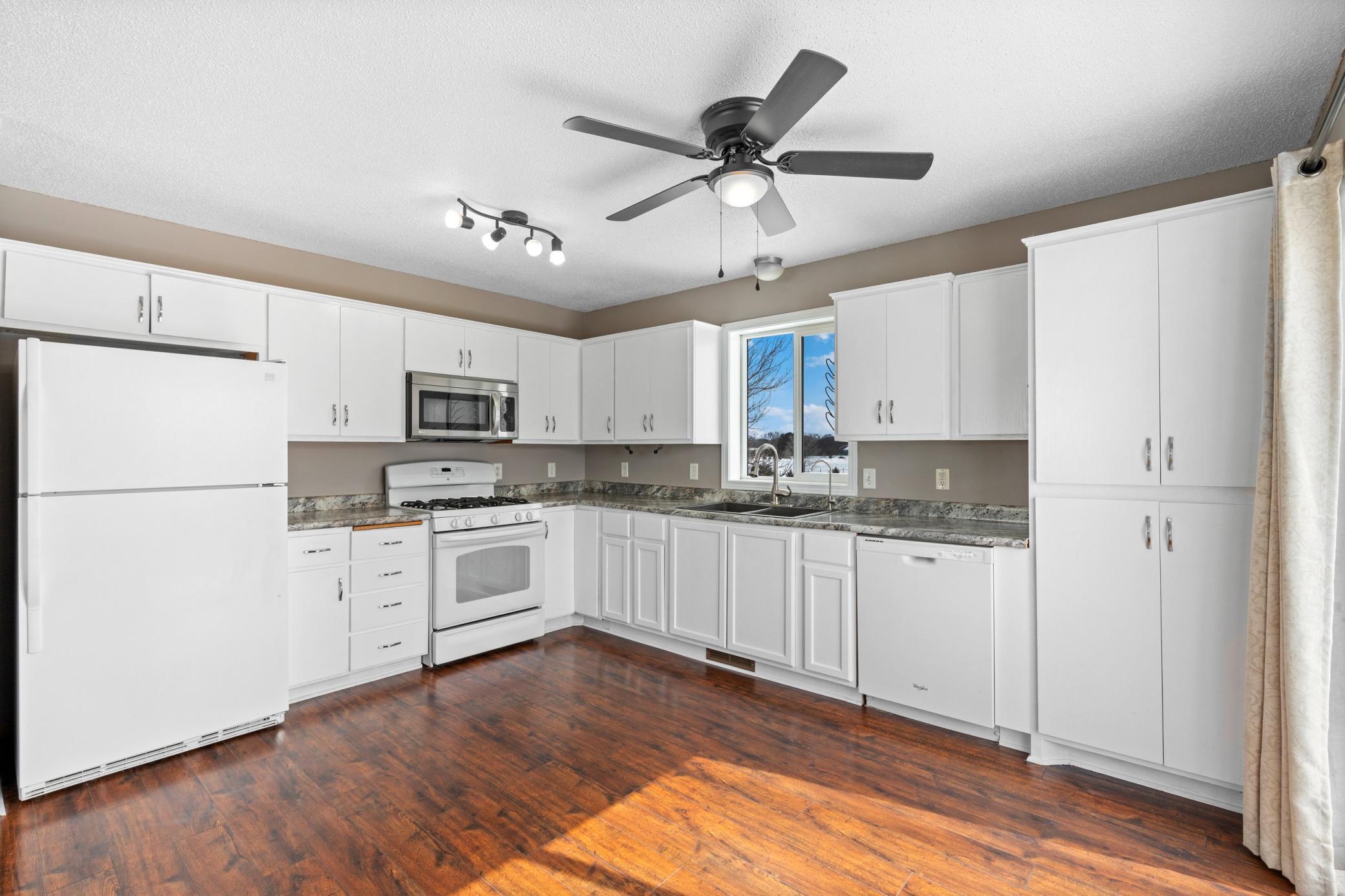 26329 150th Street Northwest Zimmerman, MN 55398 - Photo 5 of 17