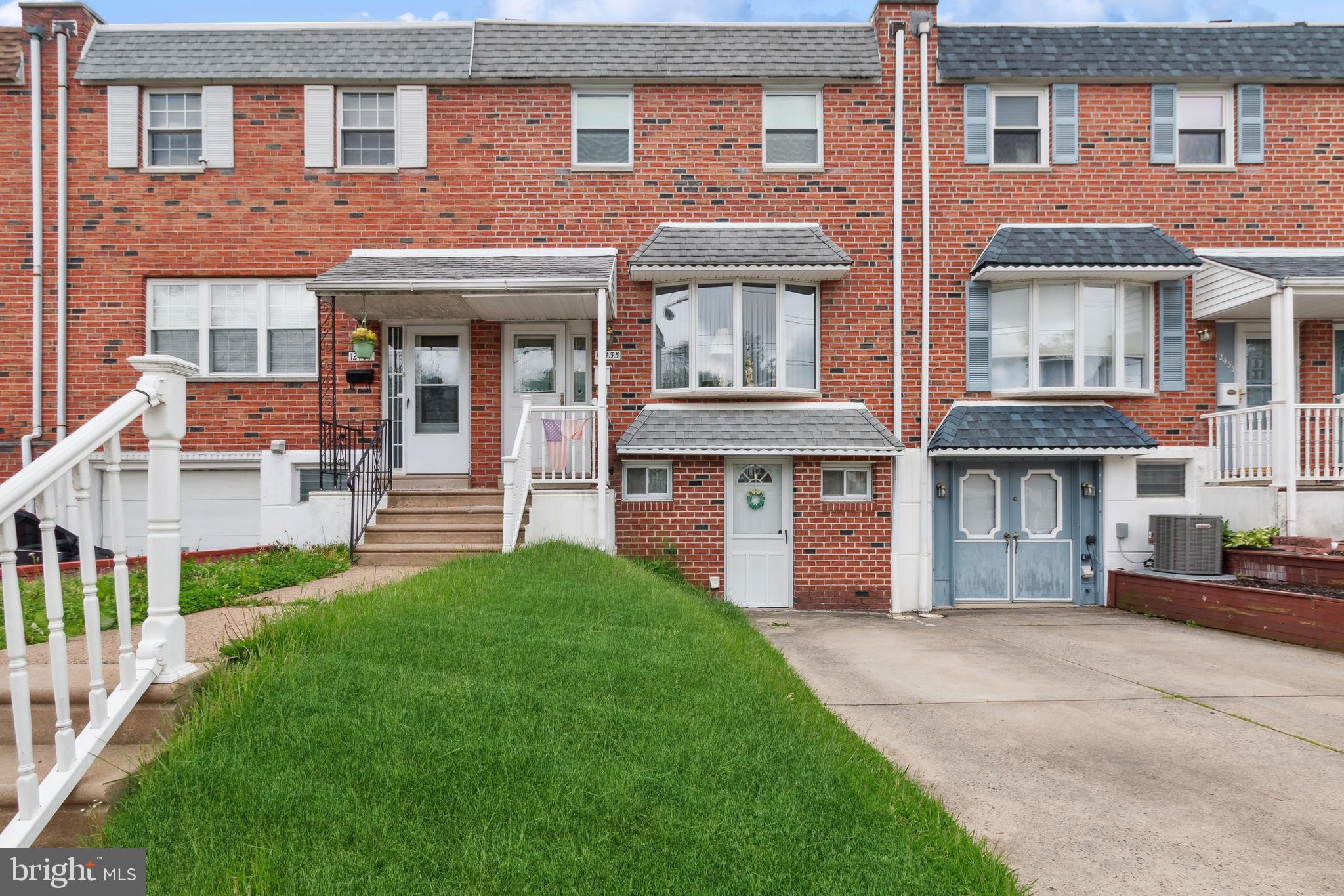 12435 Sweet Briar Road Philadelphia, PA 19154 - Photo 1 of 39