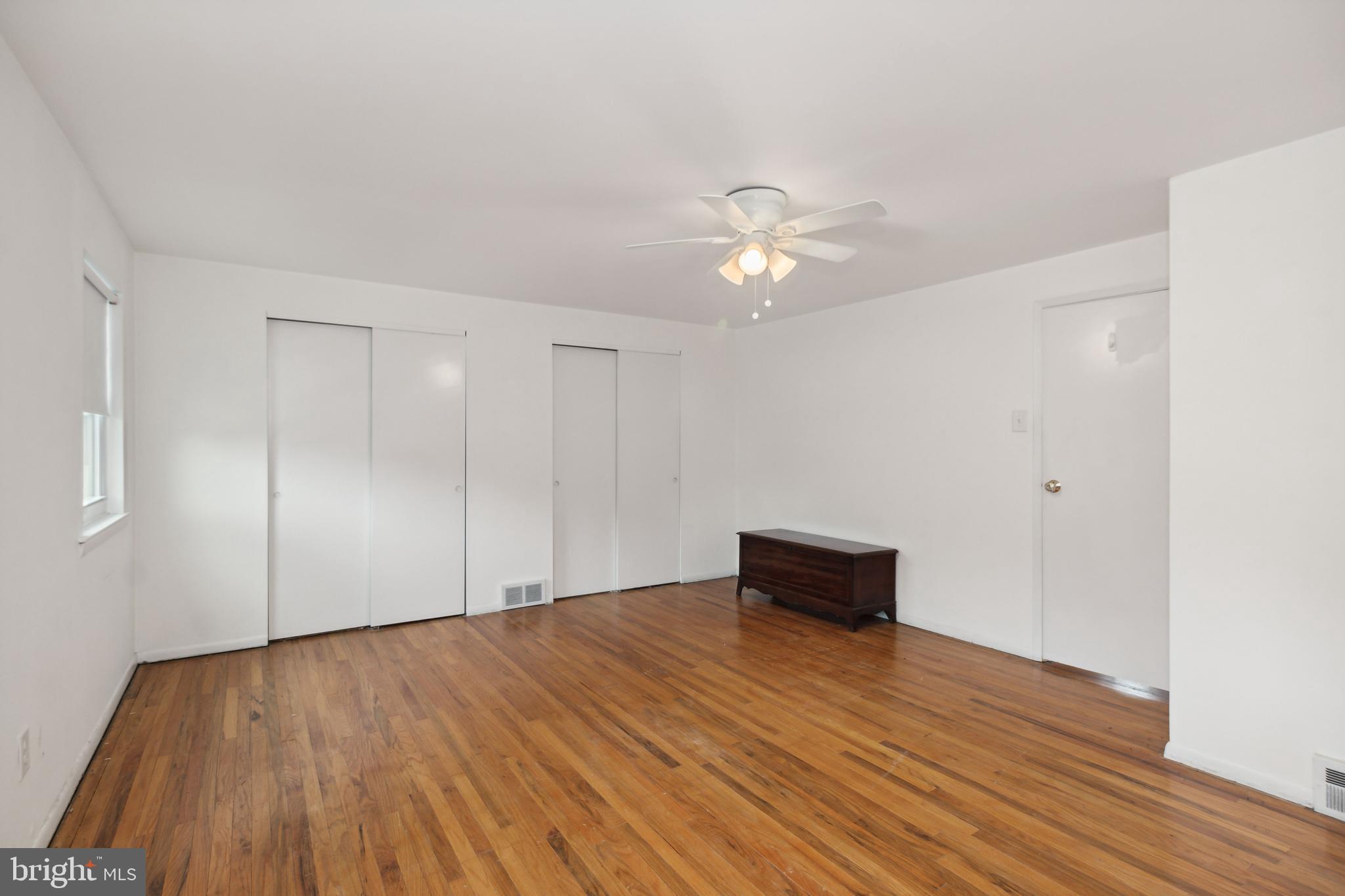 12435 Sweet Briar Road Philadelphia, PA 19154 - Photo 17 of 39 Primary Bedroom