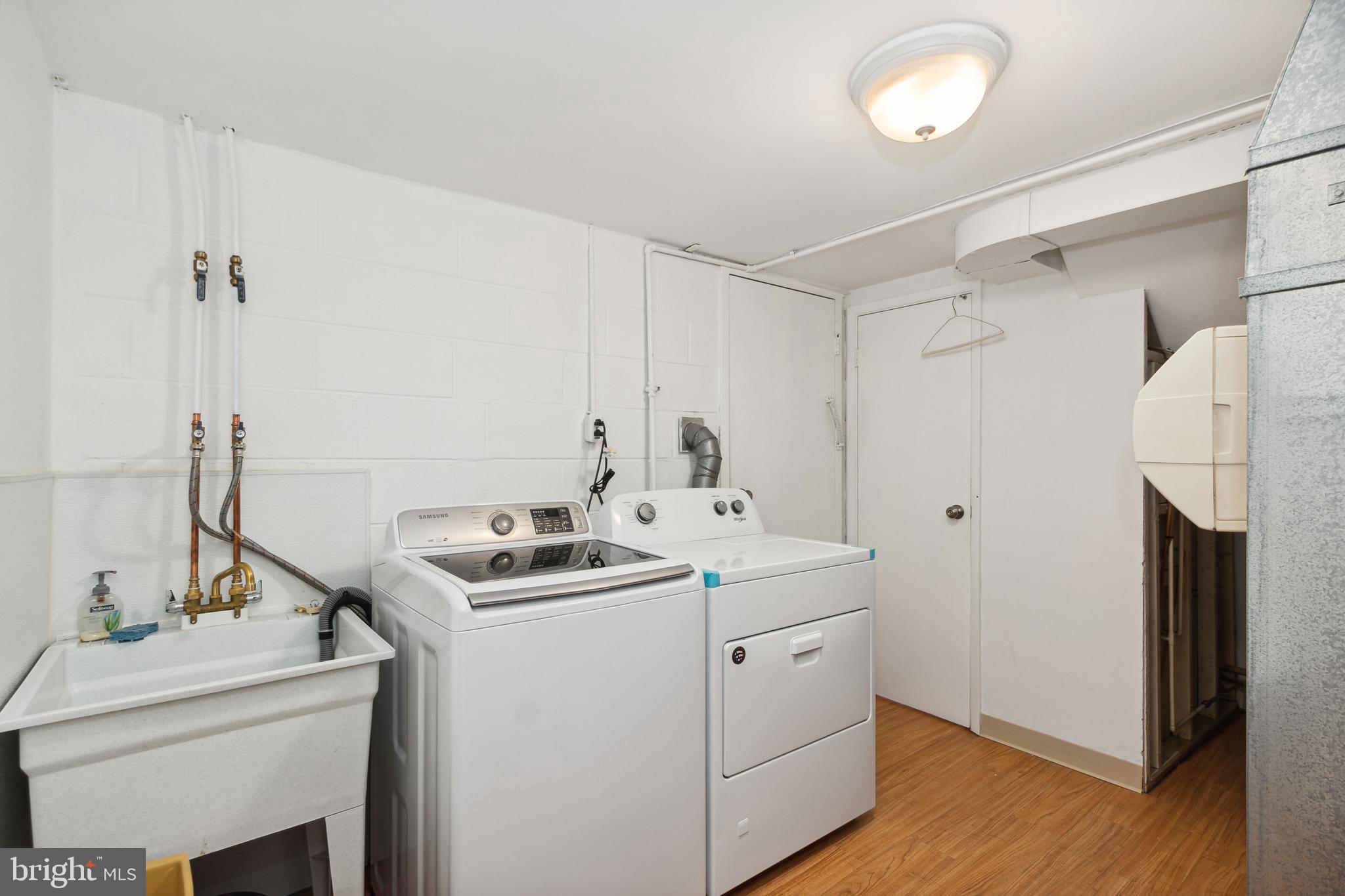 12435 Sweet Briar Road Philadelphia, PA 19154 - Photo 26 of 39 Lower Level Laundry
