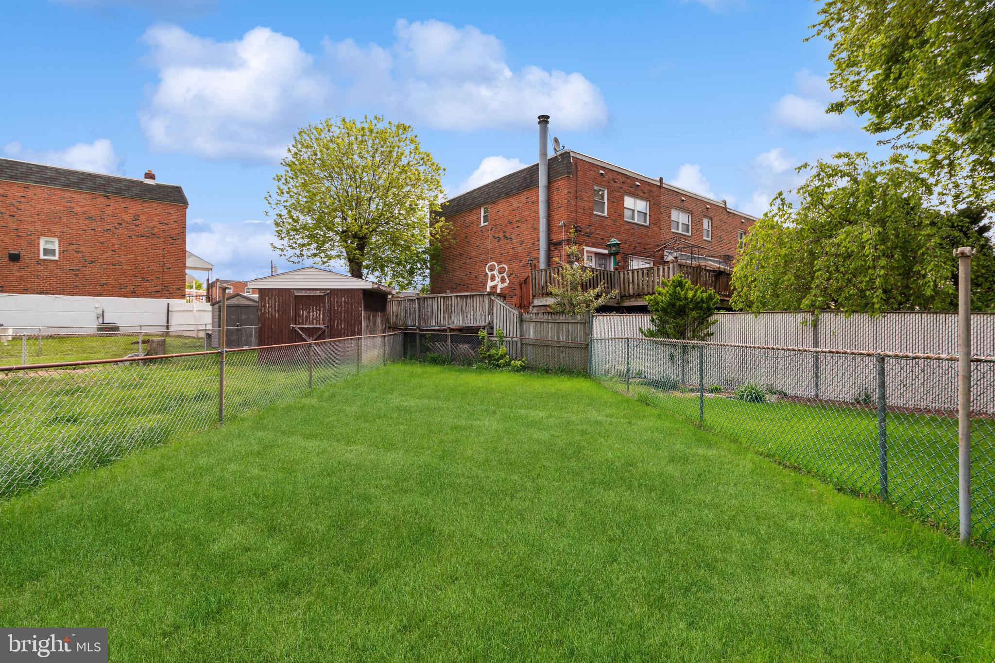 12435 Sweet Briar Road Philadelphia, PA 19154 - Photo 34 of 39 Backyard from back patio