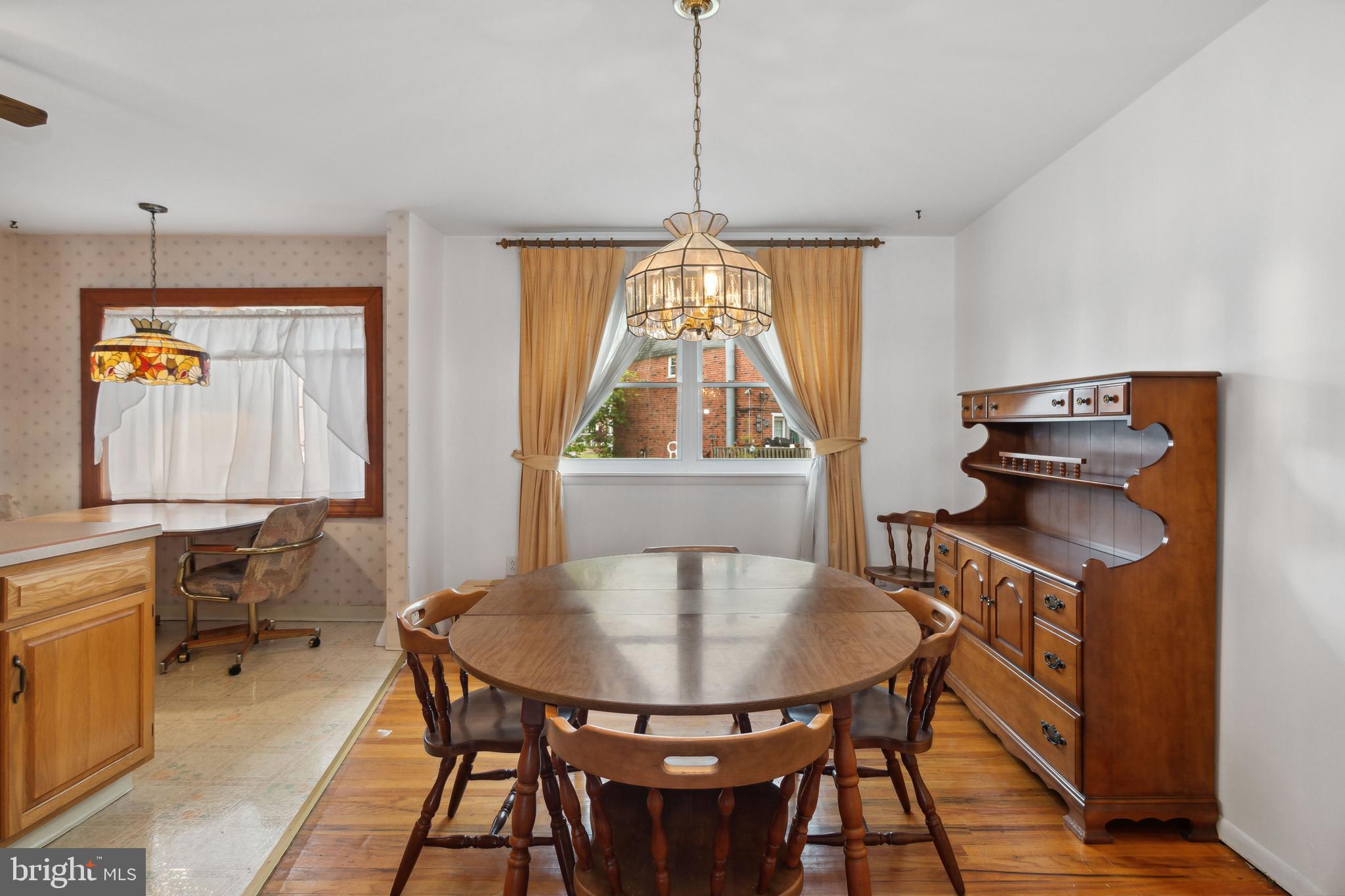 12435 Sweet Briar Road Philadelphia, PA 19154 - Photo 8 of 39 Dining Area