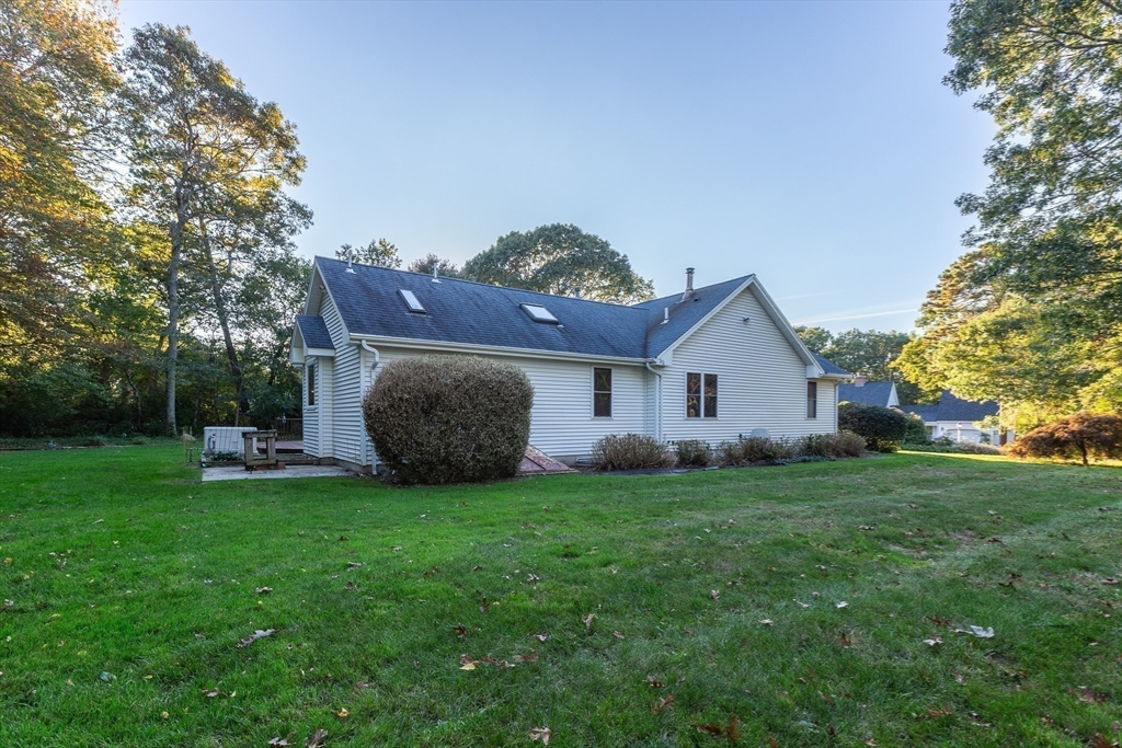 8 Plymouth Heights Road Bourne, MA 02562 - Photo 8 of 38 Gallery Image 8