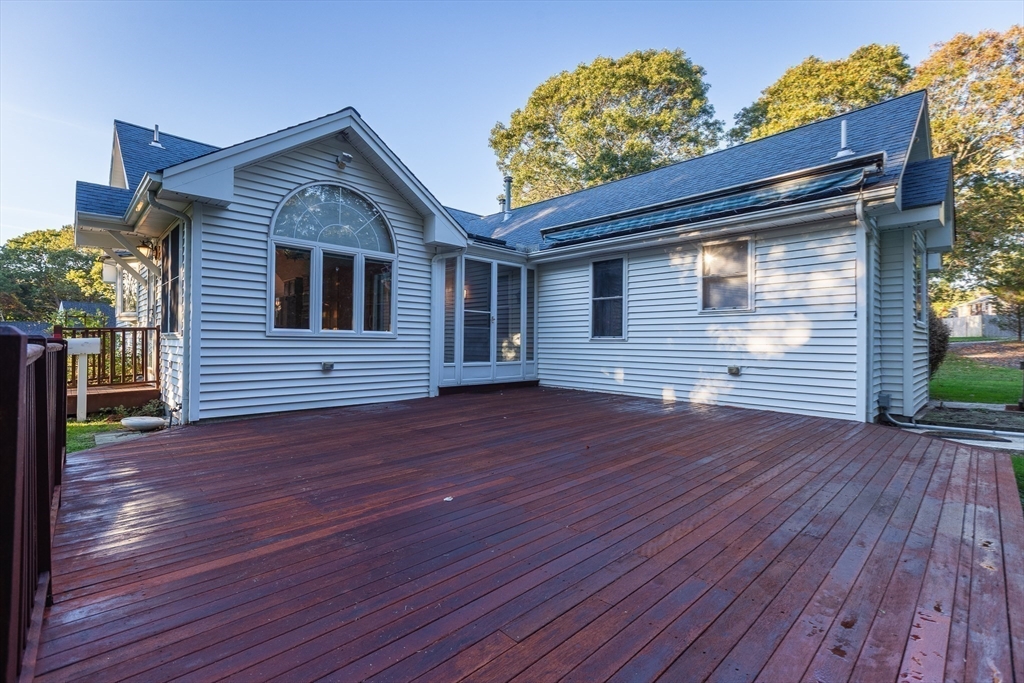 8 Plymouth Heights Road Bourne, MA 02562 - Photo 10 of 38 Gallery Image 10