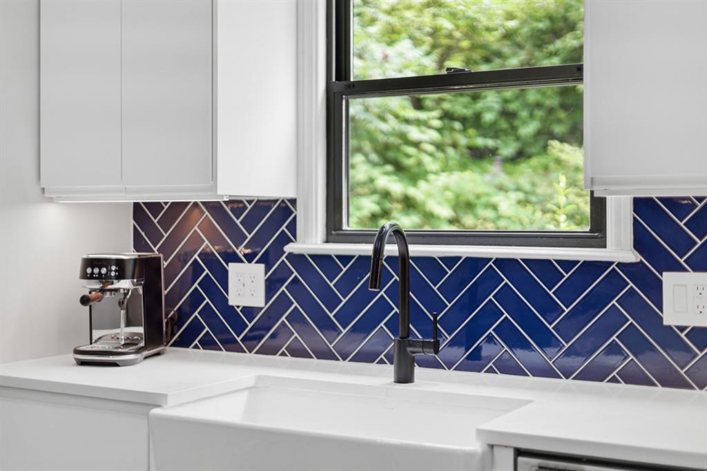 983 Becks Run Road Pittsburgh, PA 15210 - Photo 13 of 45 Gallery Image 13