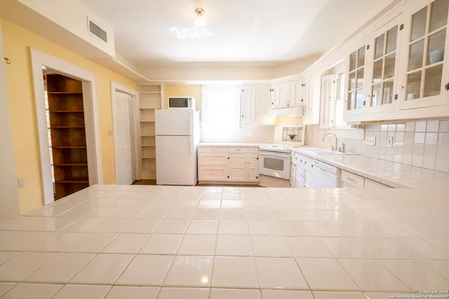 $350,000 | 1107 North Adams Street, Beeville, TX 78102