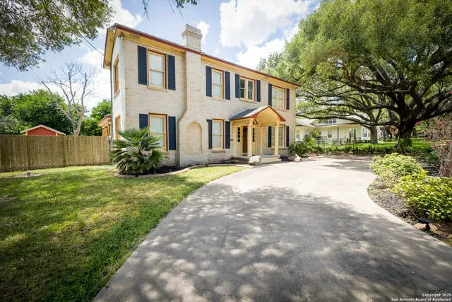 $350,000 | 1107 North Adams Street, Beeville, TX 78102