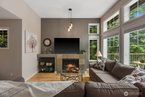 $420,000 | 15325 Southeast 155th Place, Unit V2, Renton, WA 98058