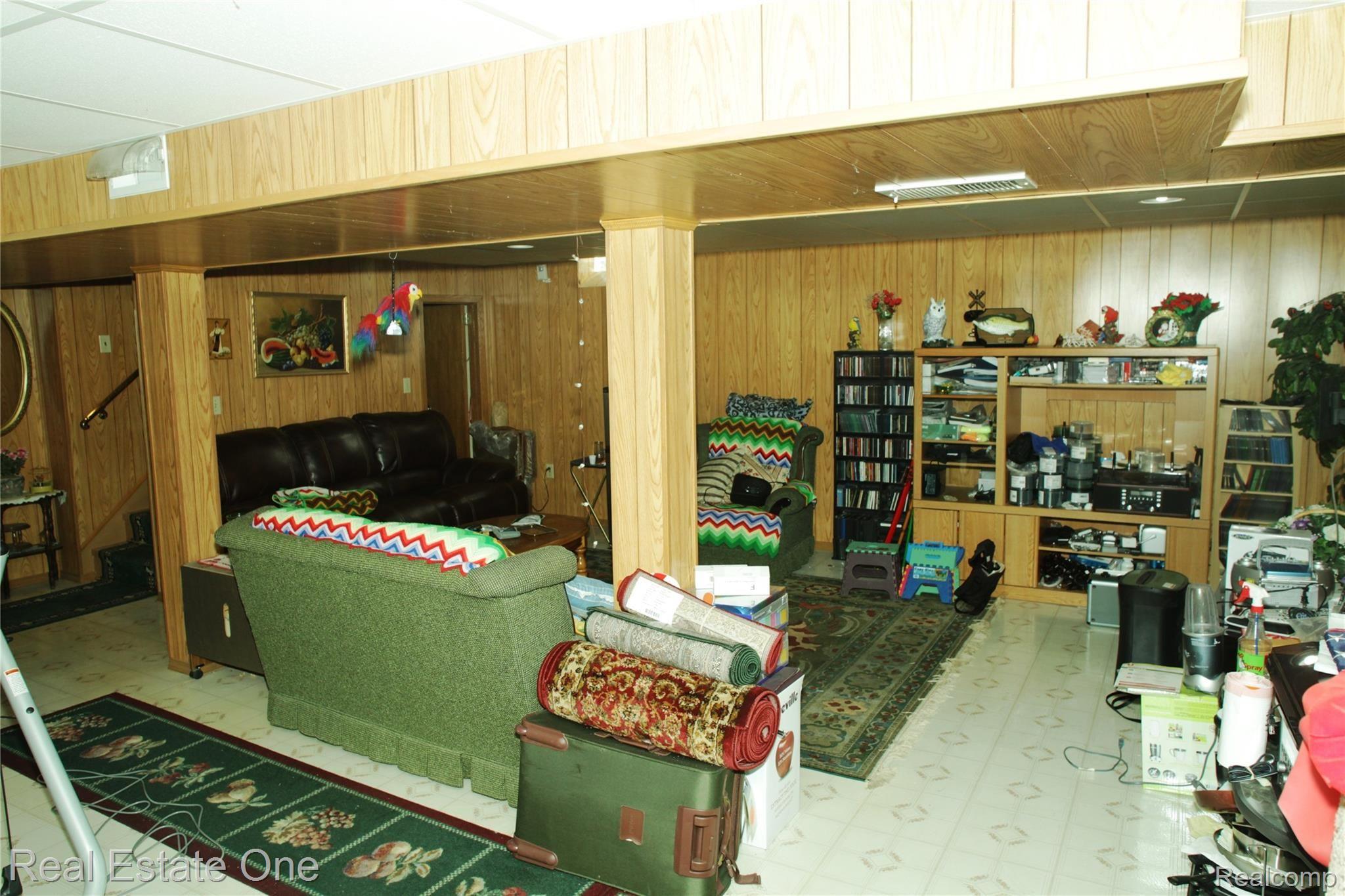 18130 Davidson Road Fraser, MI 48026 - Photo 9 of 11 IMG_6941.JPG