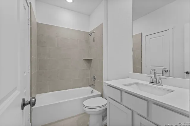 $399,990 | 5524 Paschal Park, New Braunfels, TX 78132