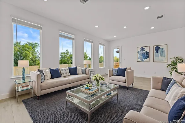 $399,990 | 5524 Paschal Park, New Braunfels, TX 78132