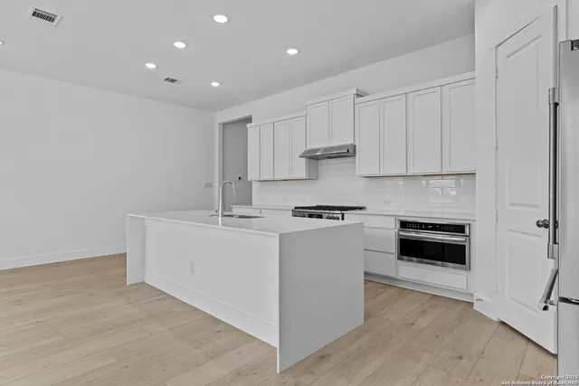 $399,990 | 5524 Paschal Park, New Braunfels, TX 78132