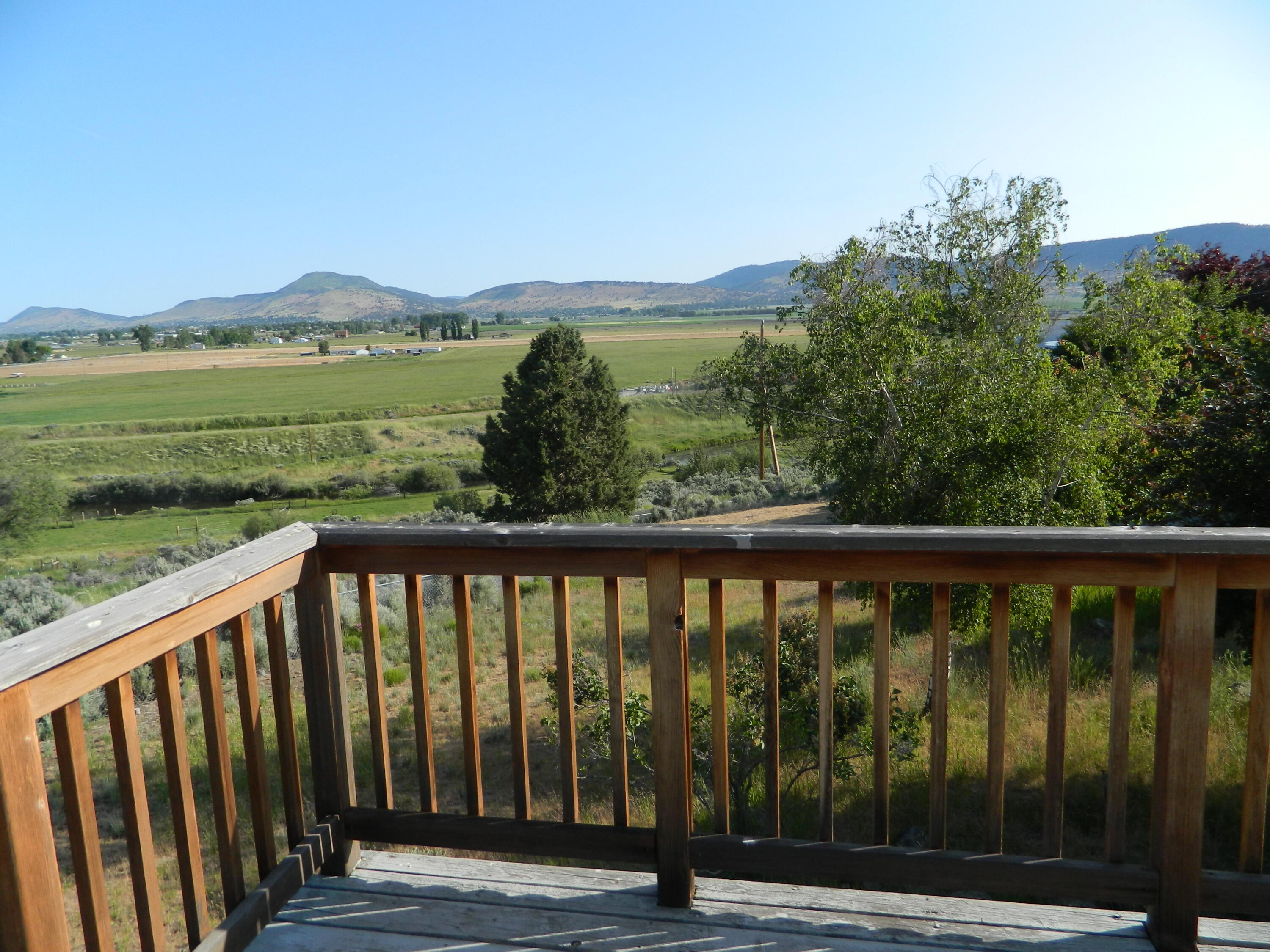 9542 Hill Road Klamath Falls, OR 97603 - Photo 18 of 22 DSCN2174