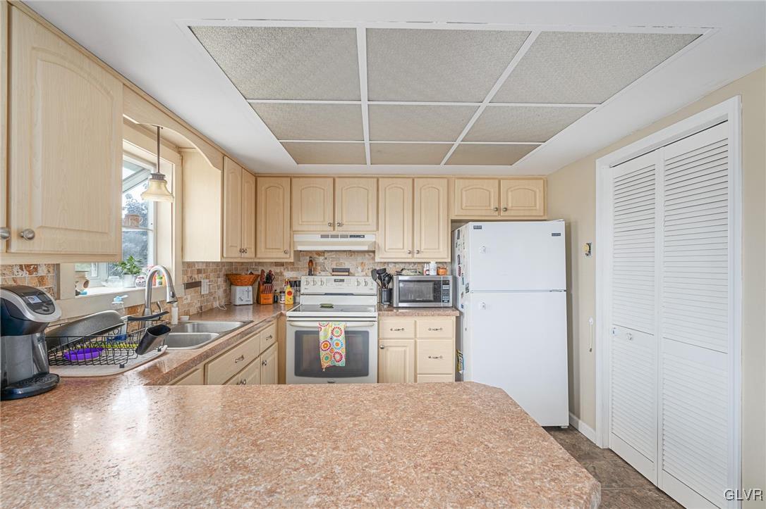 2074 Heffner Road Fogelsville, PA 18051 - Photo 15 of 36 Gallery Image 15