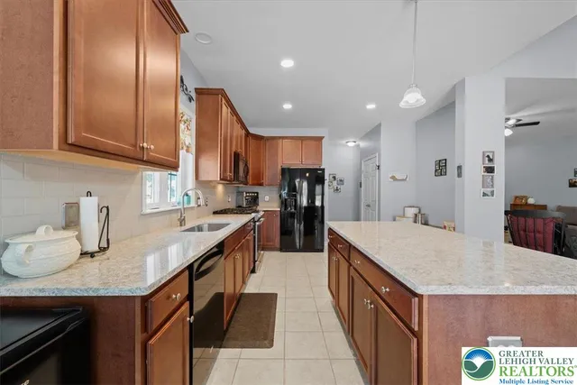 $599,900 | 3803 Loyal Lane, Easton, PA 18045