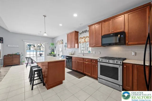 $599,900 | 3803 Loyal Lane, Easton, PA 18045