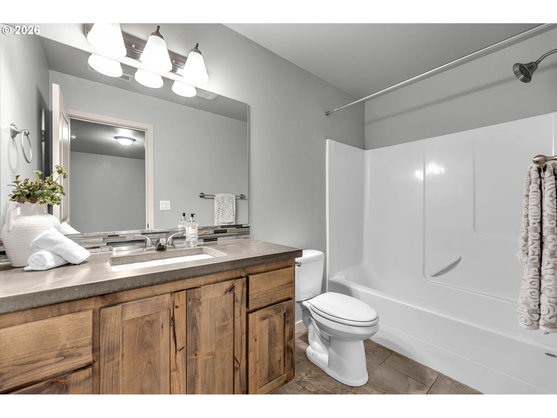 179 North 44th Place Ridgefield, WA 98642 - Photo 31 of 40 Bathroom