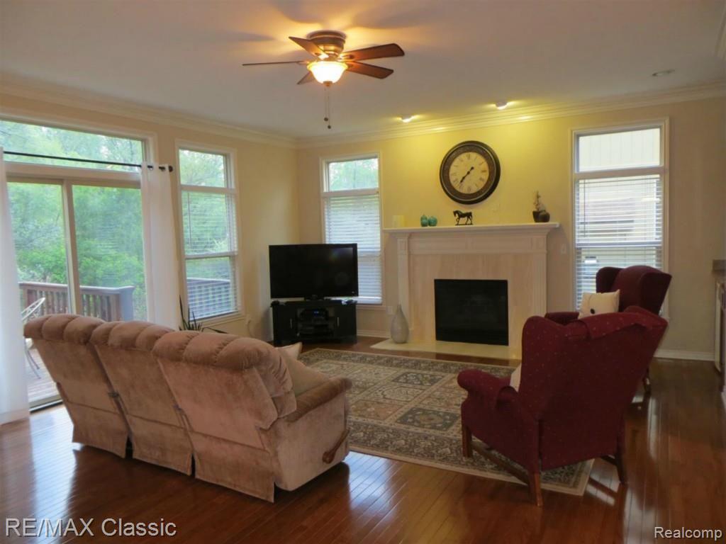 2065 Rochelle Park Drive Rochester Hills, MI 48309 - Photo 6 of 17