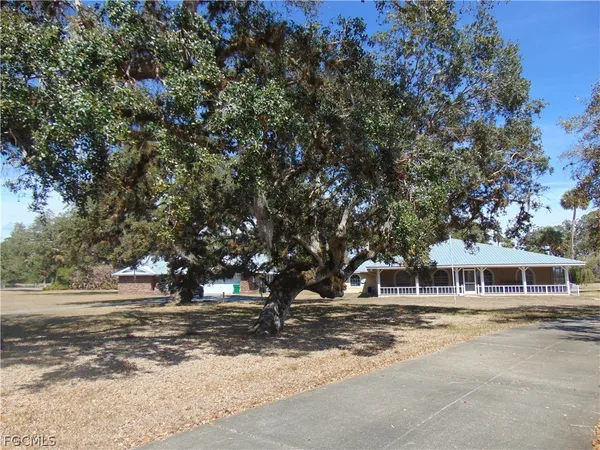 $3,400 | 1092 Riverbend Drive, LaBelle, FL 33935