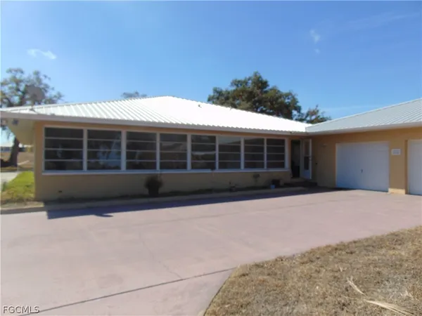 $3,400 | 1092 Riverbend Drive, LaBelle, FL 33935