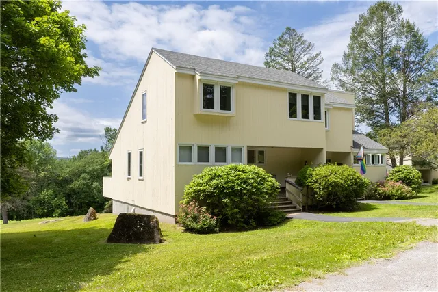$318,000 | 210 Mountainside Circle, Unit 110, Roxbury, NY 12421