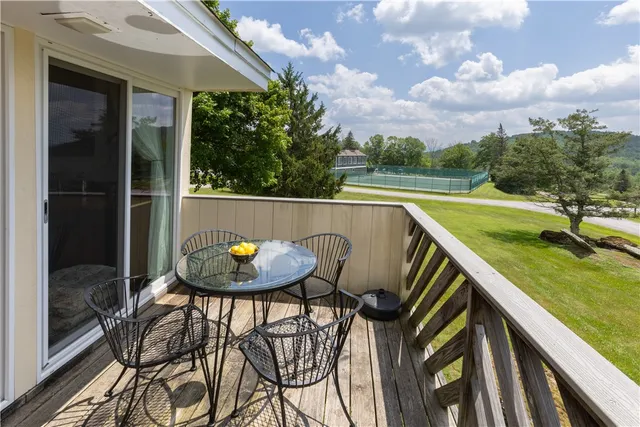 $318,000 | 210 Mountainside Circle, Unit 110, Roxbury, NY 12421